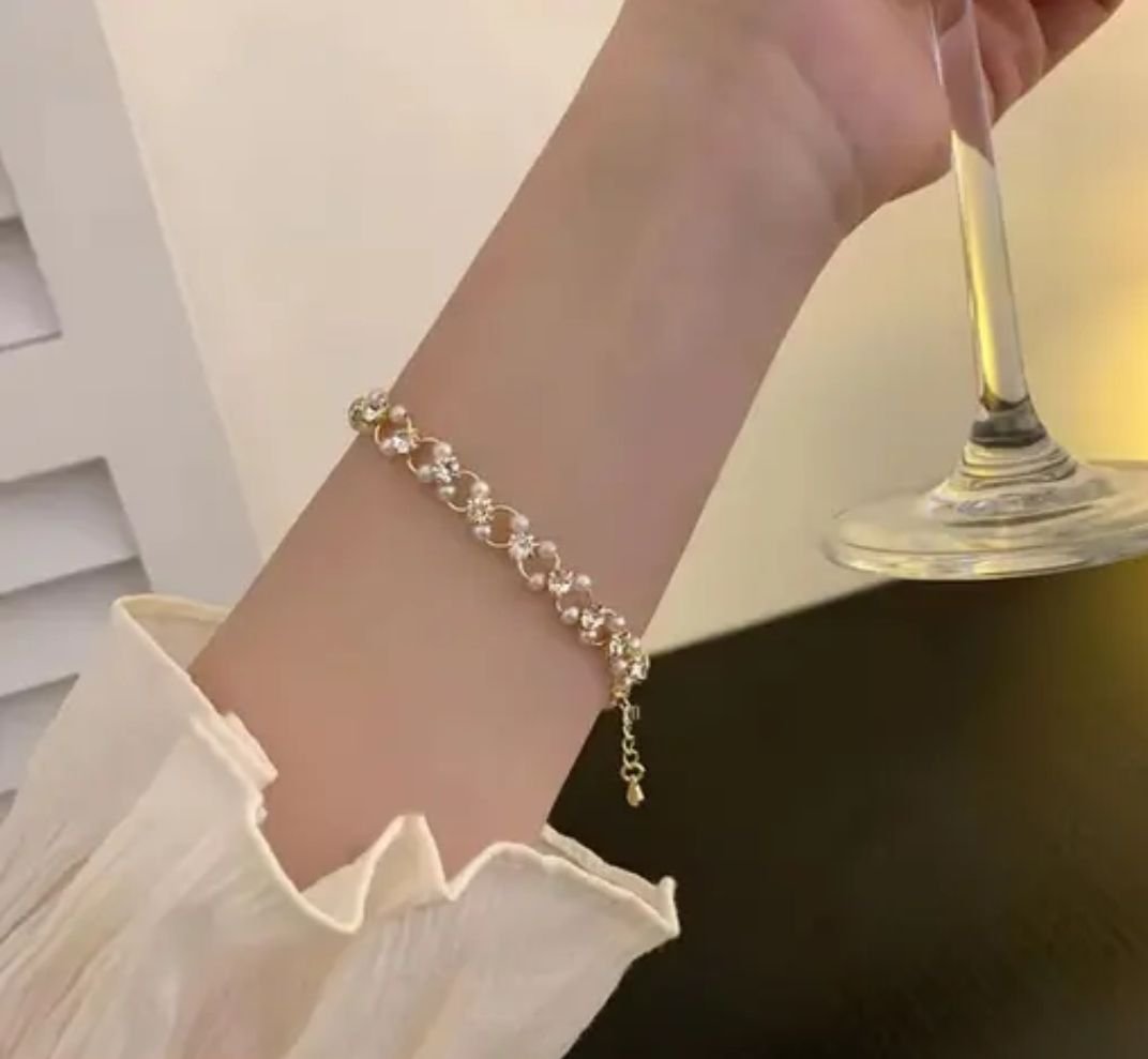 Women's Gold-Tone Floral Crystal Bracelet - Image 4